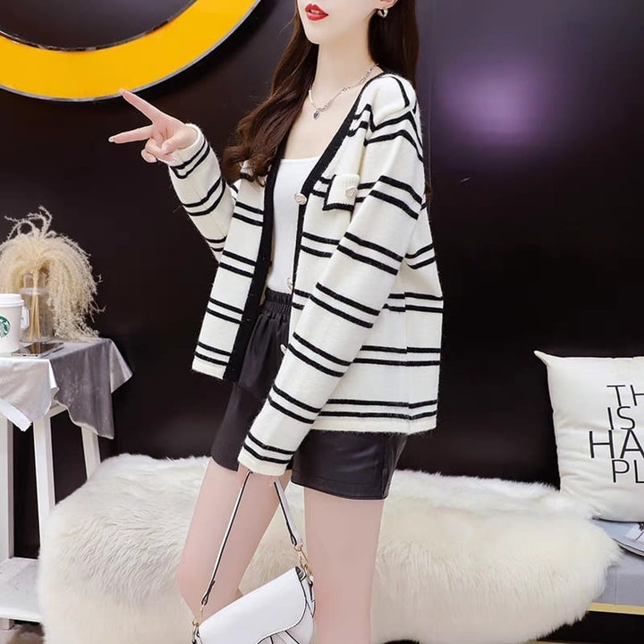 【dress】韓国系超人気ボーダー柄Vネックカーディガン　 M17553