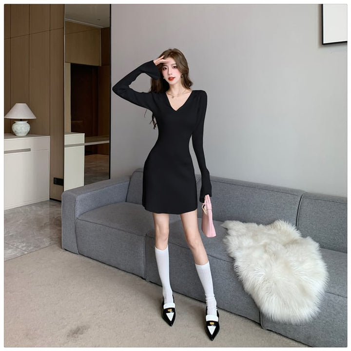 【dress】Vネックニットワンピース　M18381