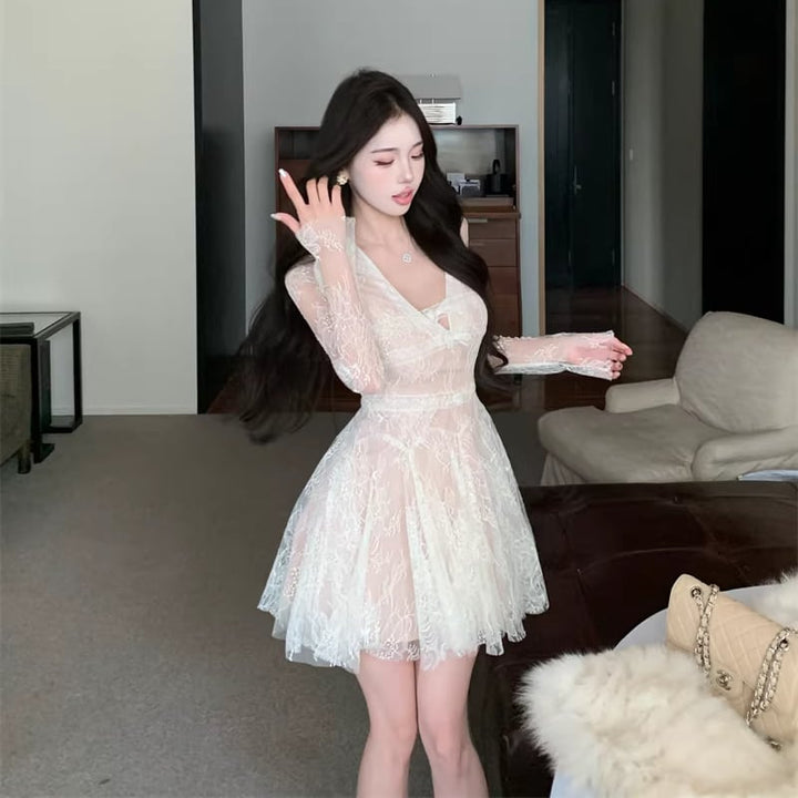 【dress】Vネックレースフレアワンピース Q8131
