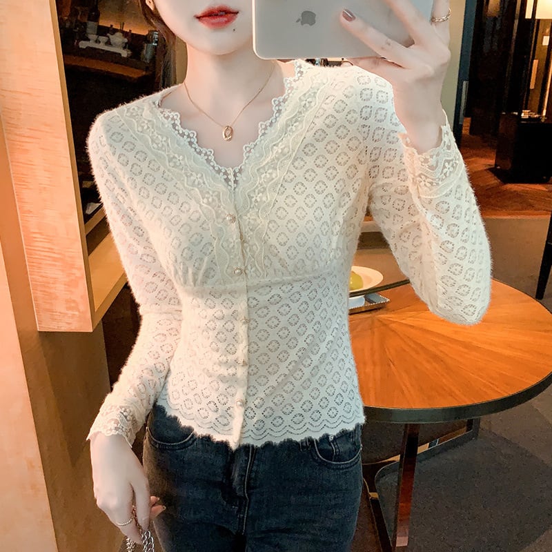 【tops】柔らかくて優しい印象Vネックレーストップス　M17616