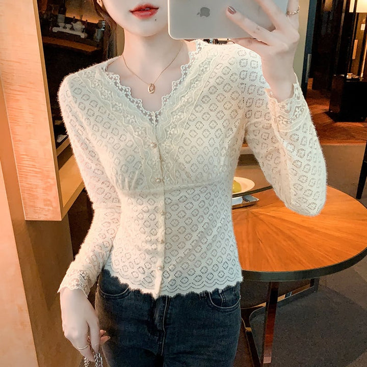 【tops】柔らかくて優しい印象Vネックレーストップス　M17616