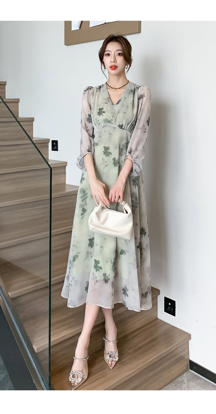 【dress】主役級Vネックプリントデートワンピース　M17612