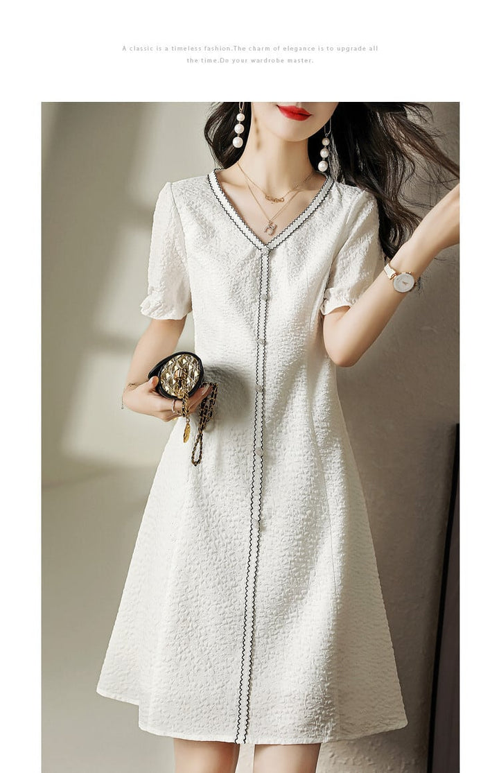 【dress】細身効果抜群♪エレガントVネックデートワンピース　M16828