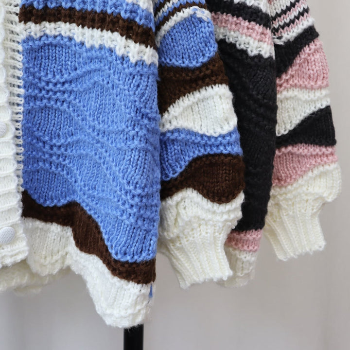 【outer】Vネックボーダー柄ニットカーデ　M17991