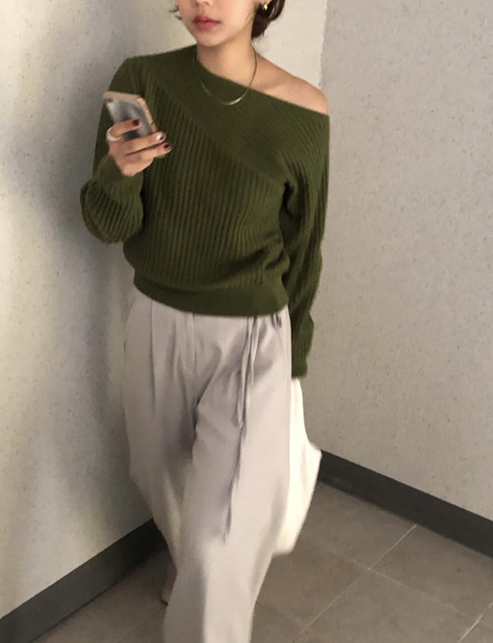 【tops】オフショルダーニットセーター　M27100