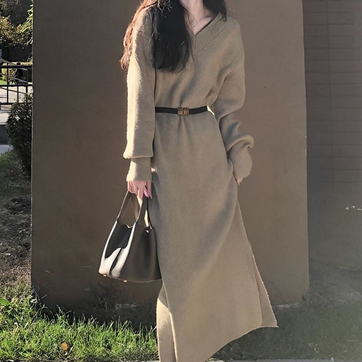【dress】Vネックロング丈ニットワンピース　M17810