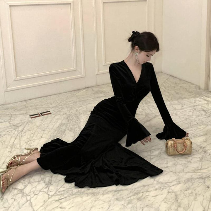 【dress】Vネックベルベットワンピース Q7423