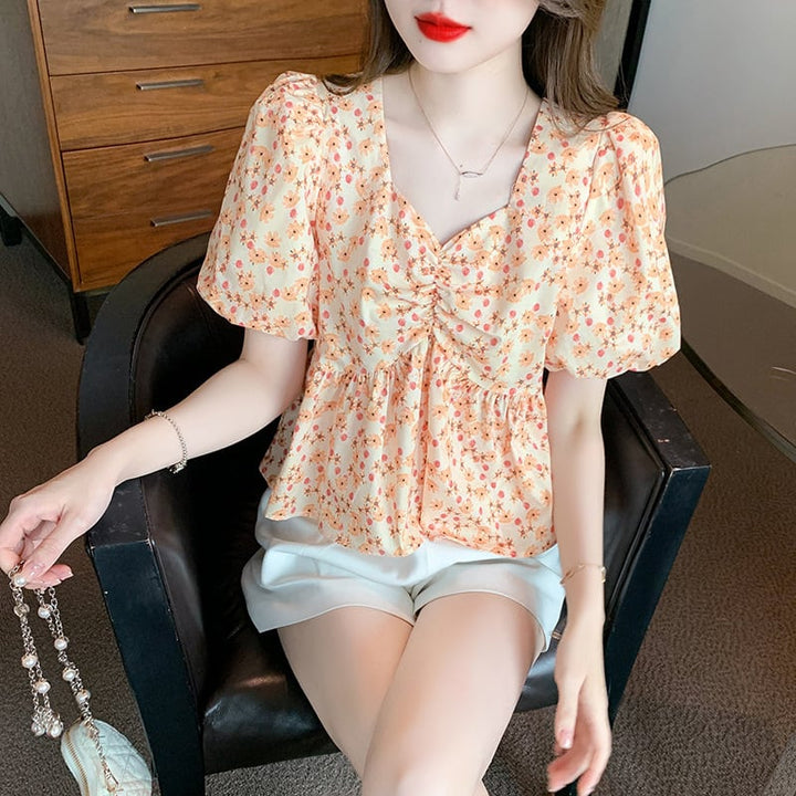 【tops】人気アイテム ! スウィート一目惚れ花柄トップス　M17163