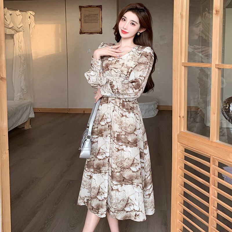 【dress】美人度アップVネックデートワンピース着瘦せ　M17429