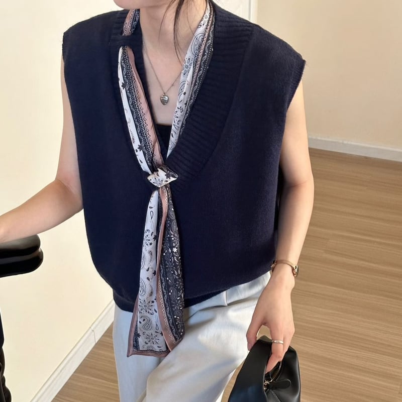 【tops】スカーフ付きニットベスト Q8126