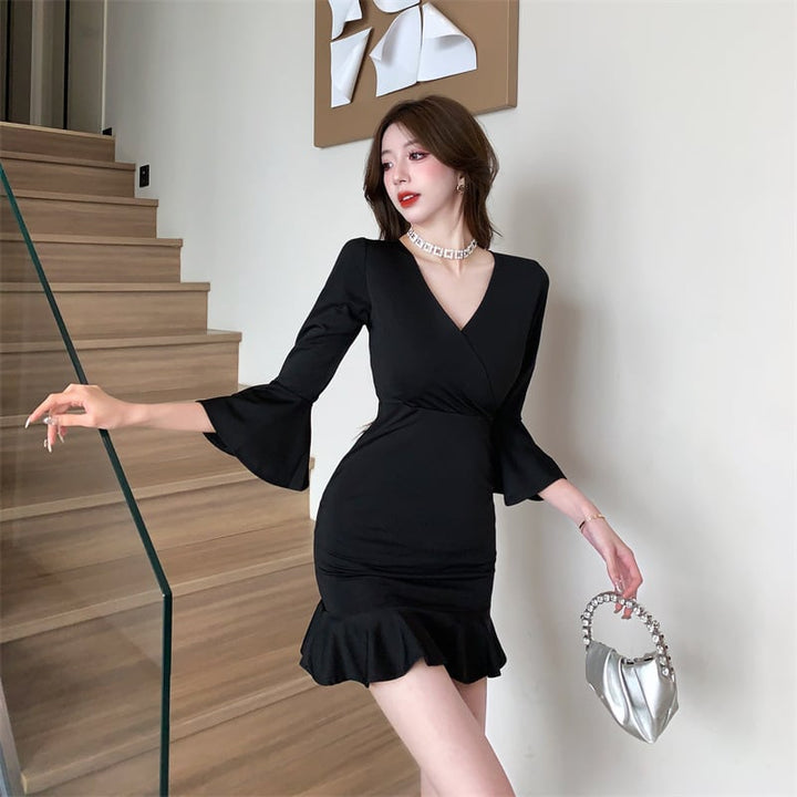 【dress】絶対流行Vネックフレアスリーブワンピース　M17178