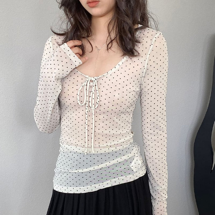 【tops】透け感ドット柄トップス Q8283