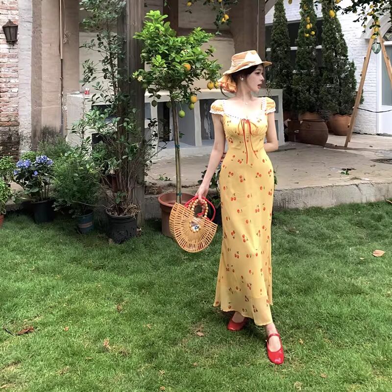 dress】レース付きチェリー柄ワンピース Q8332 – NANASTYLE