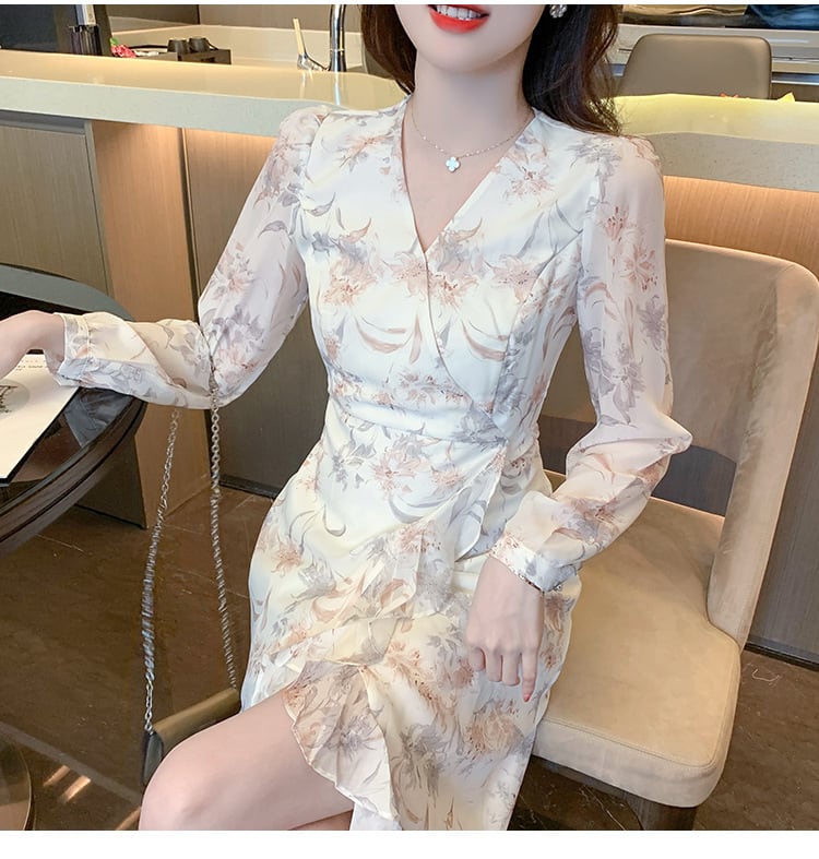 【dress】早い者勝ちVネックスリット花柄ワンピース　M17304