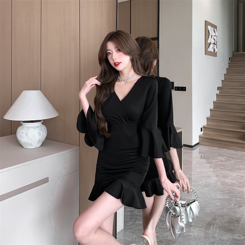【dress】絶対流行Vネックフレアスリーブワンピース　M17178