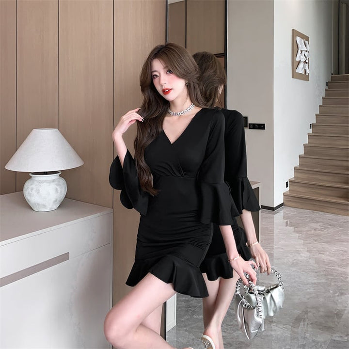【dress】絶対流行Vネックフレアスリーブワンピース　M17178
