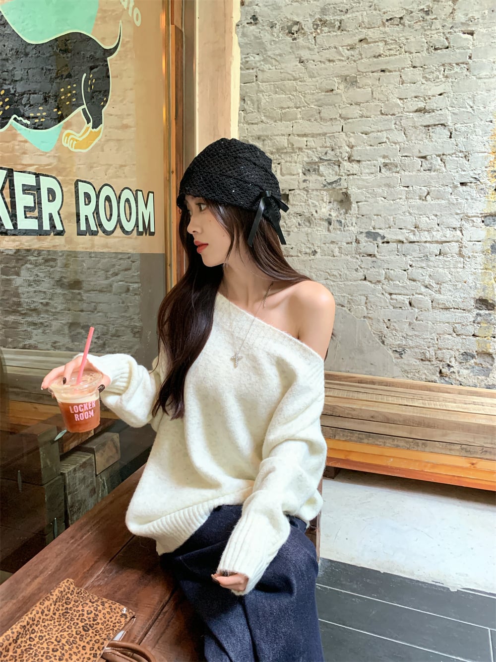【tops】オフショルダーニットセーター　M26982