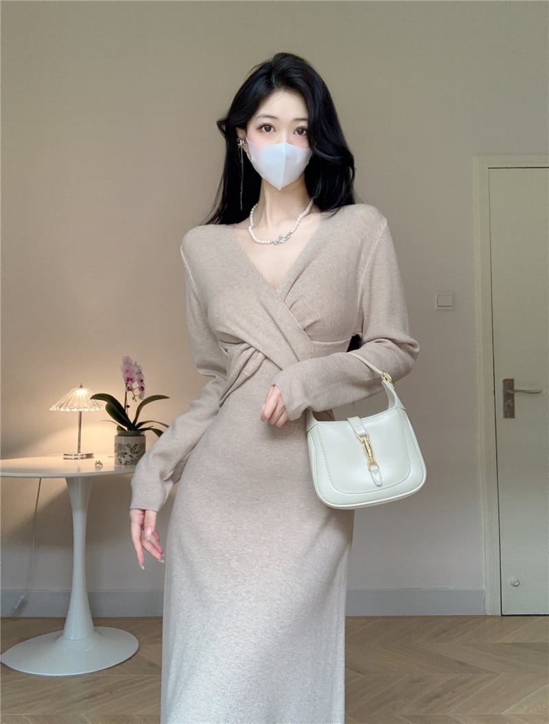 【dress】Vネックニットワンピース　M18047