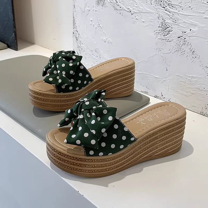 【Shoes】ドット柄厚底サンダル Q8441