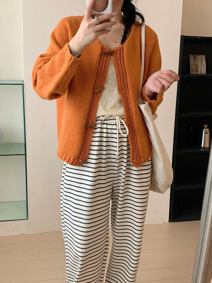 【outer】好感度UPラウンドネックカーディガンゆったり　M17526