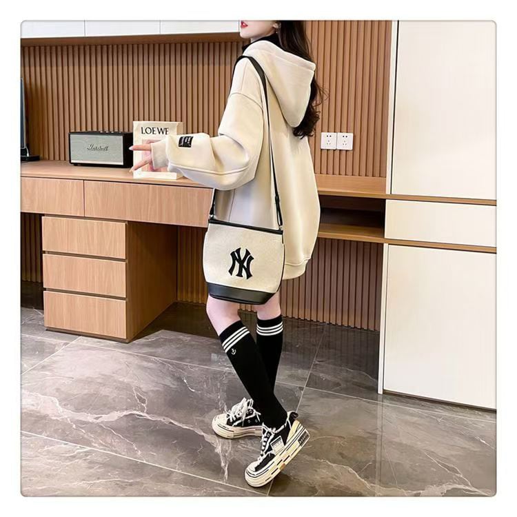 【tops】裹起毛切り替えフーディーパーカー　M28507
