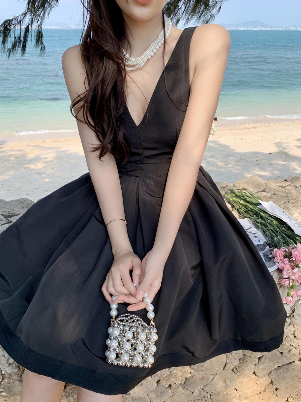 【dress】好感度UPVネックエレガントデートワンピース　M17459