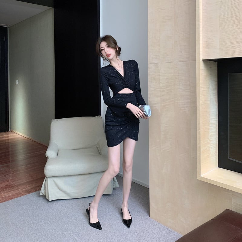 【dress】好感度UPVネックセクシーデートワンピース　M17327