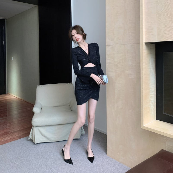 【dress】好感度UPVネックセクシーデートワンピース　M17327