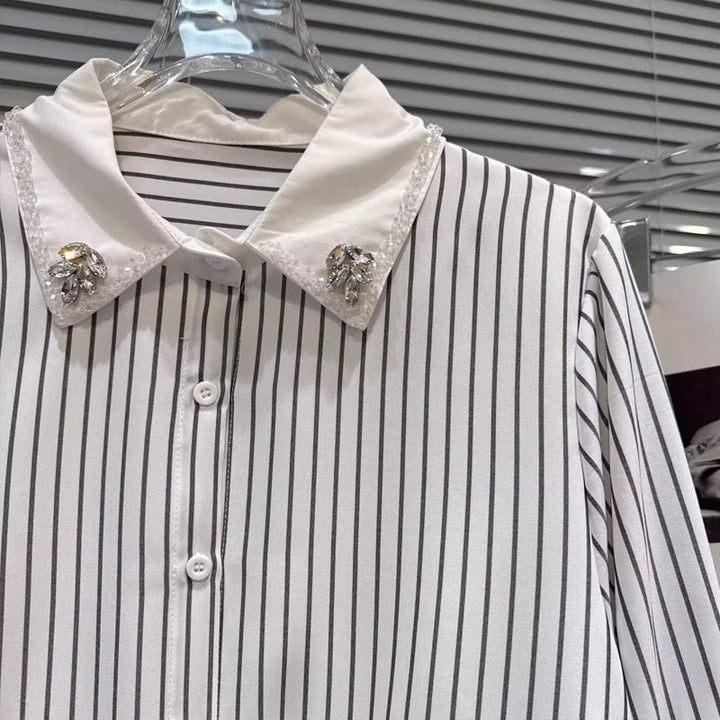 【tops】ラインストーン付きギャザーフリルシャツ Q8387