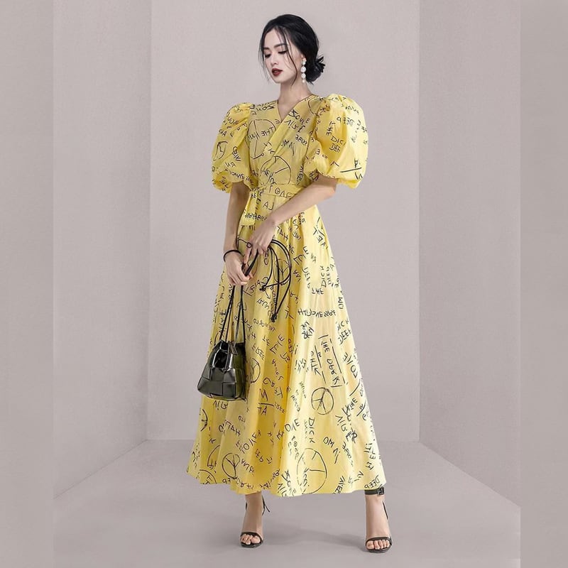 【dress】高級感 エレガントオシャレVネックデートワンピース　M17132