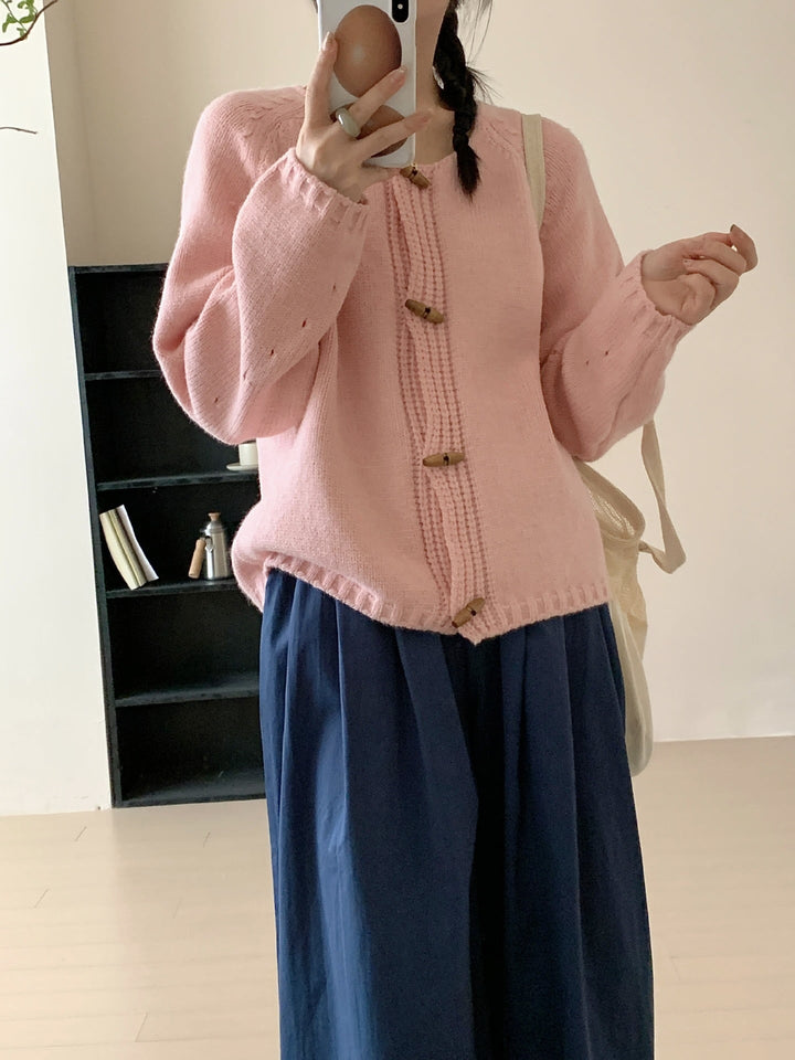 【outer】好感度UPラウンドネックカーディガンゆったり　M17526