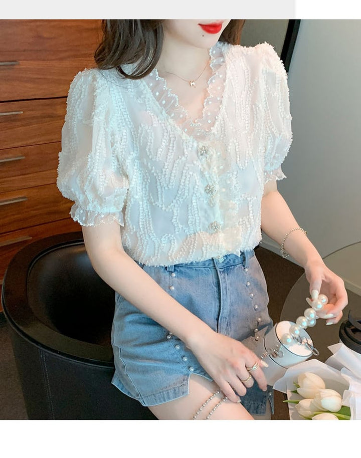 【tops】柔らかくて優しい印象Vネックレースシャツトップス　M17038