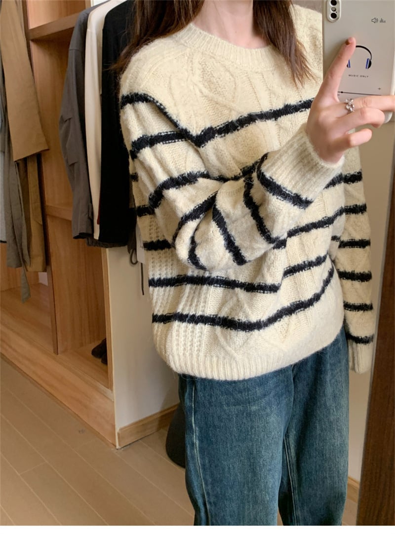 【tops】ボーダー柄ニットセーター　M19330