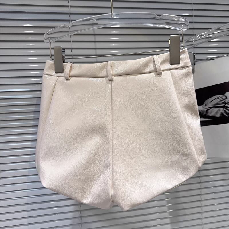 【bottoms】PUショートパンツ Q8106