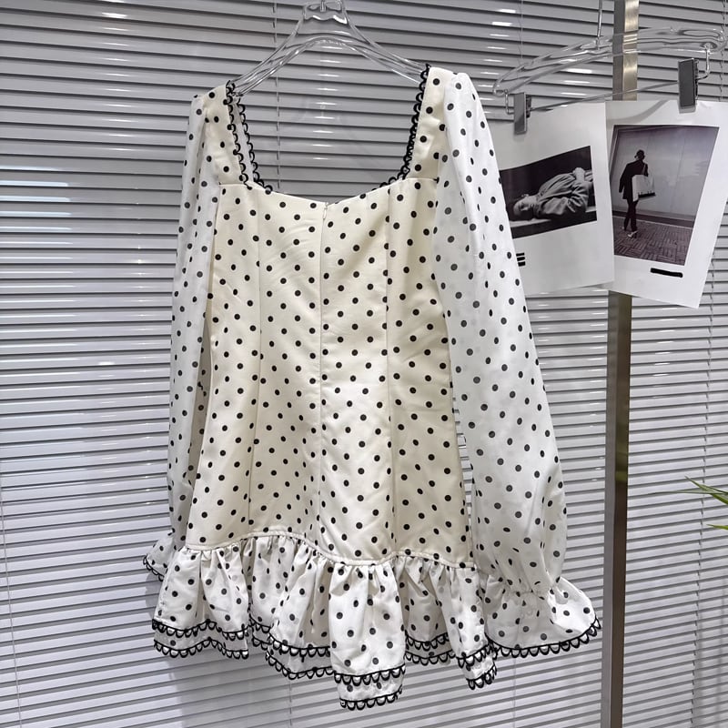 【tops】ドット柄フレアシャツ Q7901