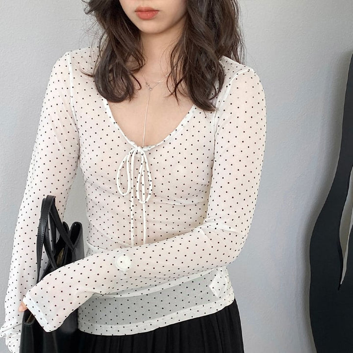 【tops】透け感ドット柄トップス Q8283