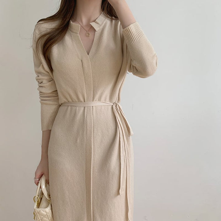 【dress】大人らしい Vネックニットワンピース　M17659