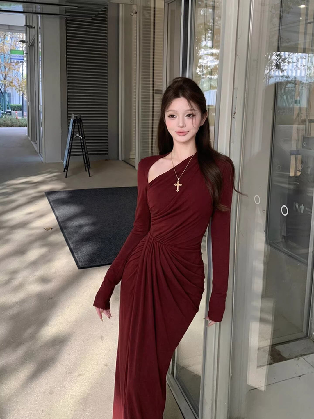 【dress】スリット入れギャザーデザインロングタイトワンピース Q8012