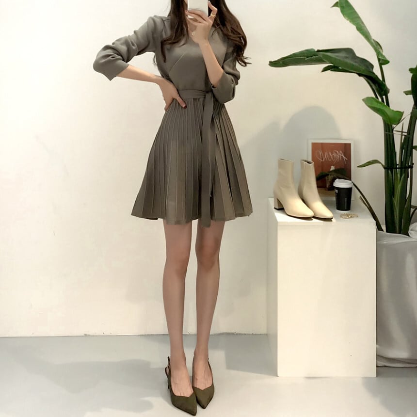 【dress】Vネック無地ニットワンピース　M17900