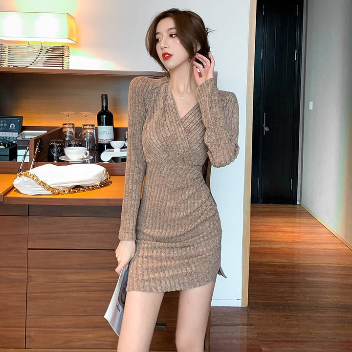 【dress】Vネック無地ニットワンピース　M18180