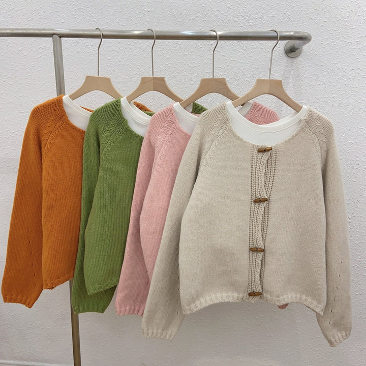 【outer】好感度UPラウンドネックカーディガンゆったり　M17526