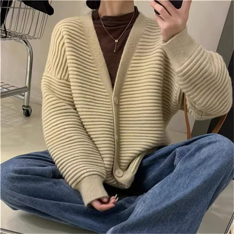 【outer】Vネックニットカーディガン　M17793