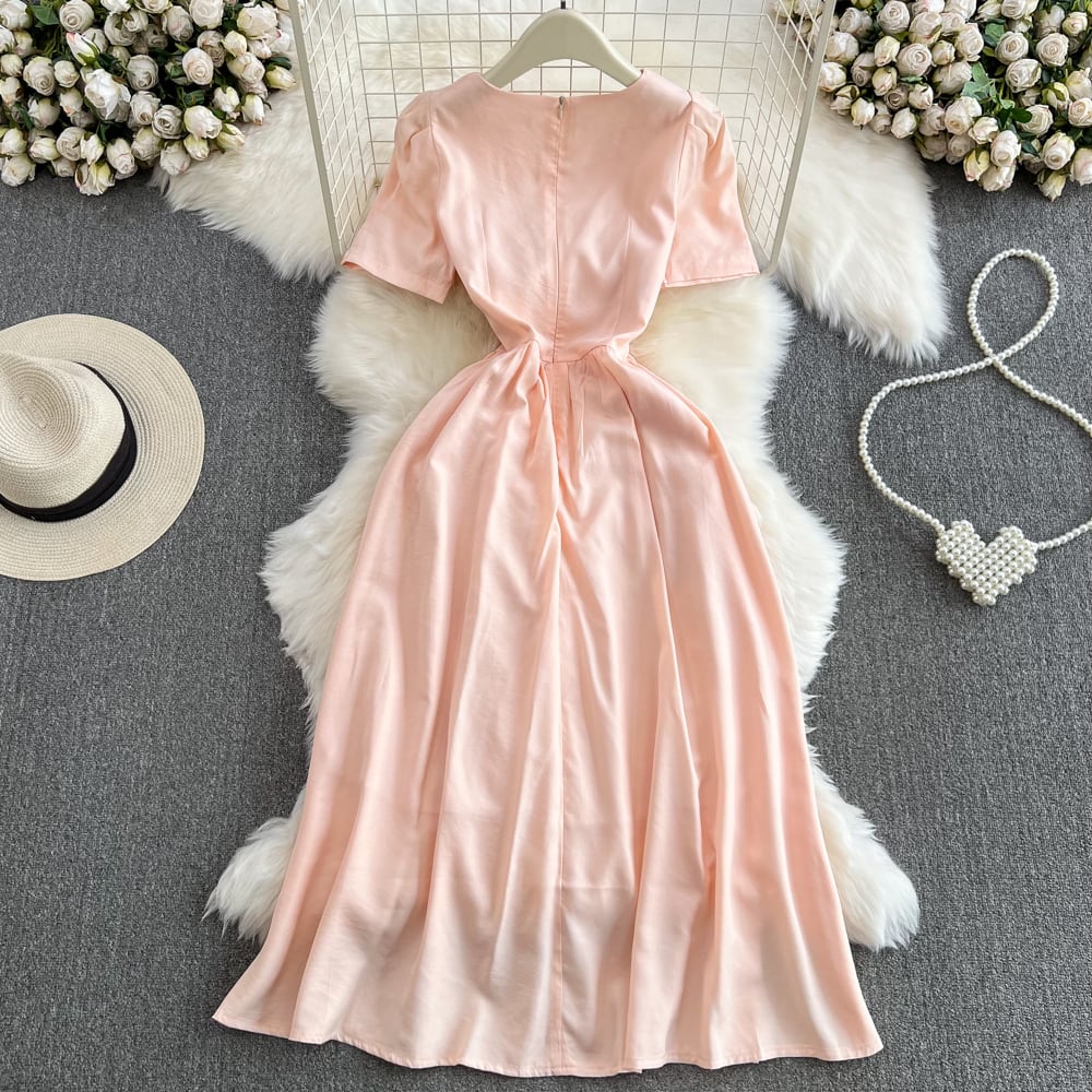 【dress】存在感 スウィートVネックデートワンピース　M17149