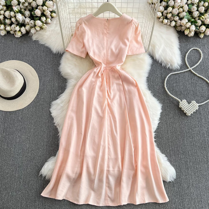 【dress】存在感 スウィートVネックデートワンピース　M17149