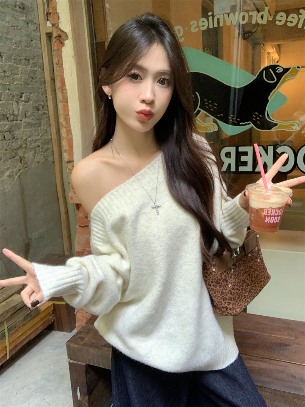 【tops】オフショルダーニットセーター　M26982
