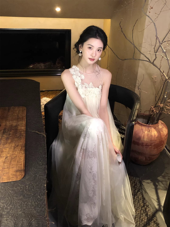 【dress】立体感フラワーノースリーブチュールワンピース Q8409