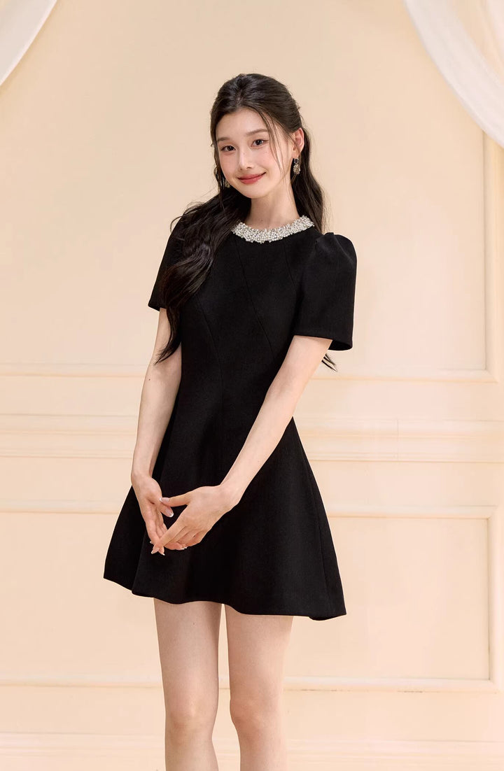 【dress】パール付きAラインフレアワンピース Q8463