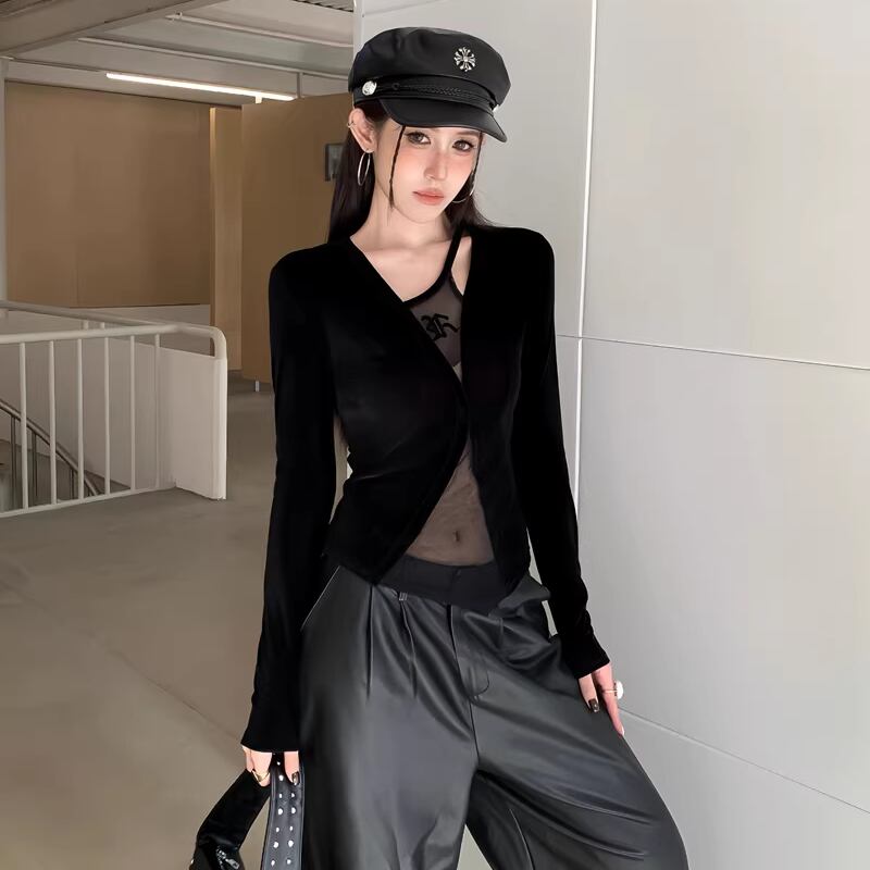 【tops】フェイクレイヤードチュールドッキングベルベットトップス Q8024