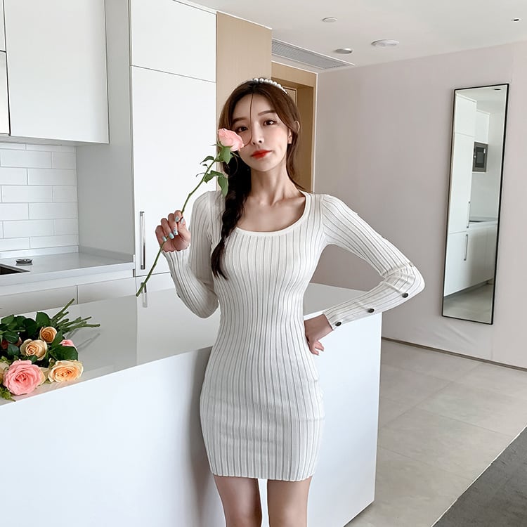 【dress】絶対欲しいボタンデザインニットワンピース　M17653