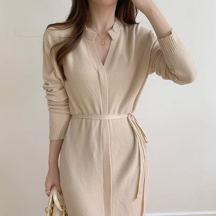 【dress】大人らしい Vネックニットワンピース　M17659
